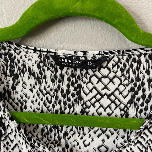 SHEIN snake print 1X babydoll tie neck top black white - Picture 4 of 7